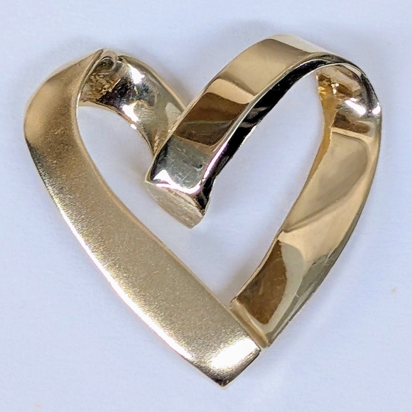 14k Yellow Gold 585 Open Heart Slide Pendant 3.7g.